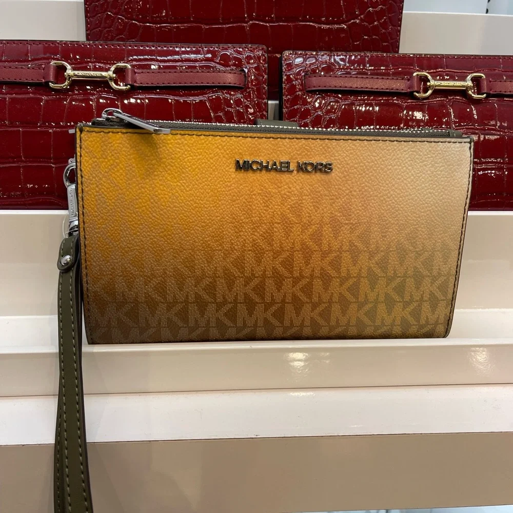 MICHAEL KORS Jet Set Lg Ombré Signature Logo Double Zip Wristlet Wallet Olive